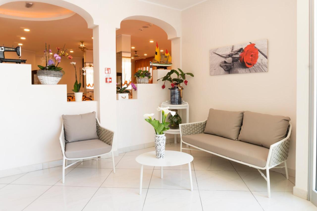B&B Hotel Villa Nora Белариа-Игеа Марина Екстериор снимка